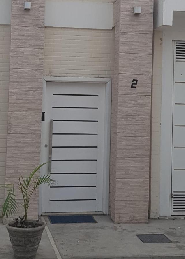 Sobrado 2 Amplo E Confortavel Em Condominio โครุมบา ภายนอก รูปภาพ