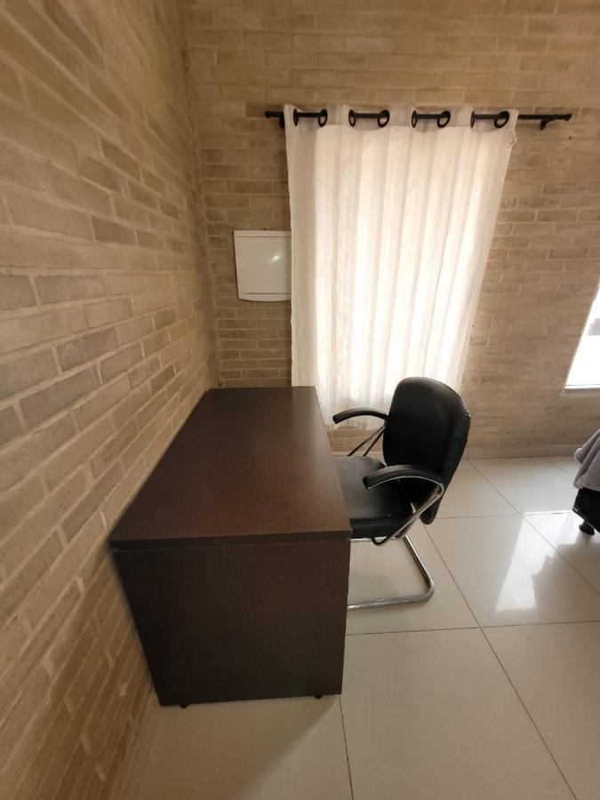 Sobrado 2 Amplo E Confortavel Em Condominio โครุมบา ห้อง รูปภาพ